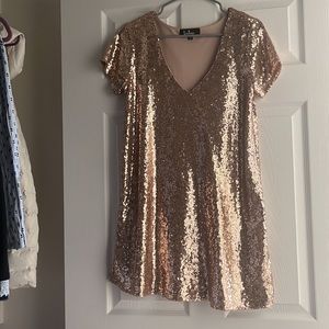 Stunning sequence dress worn ONCE 🌟